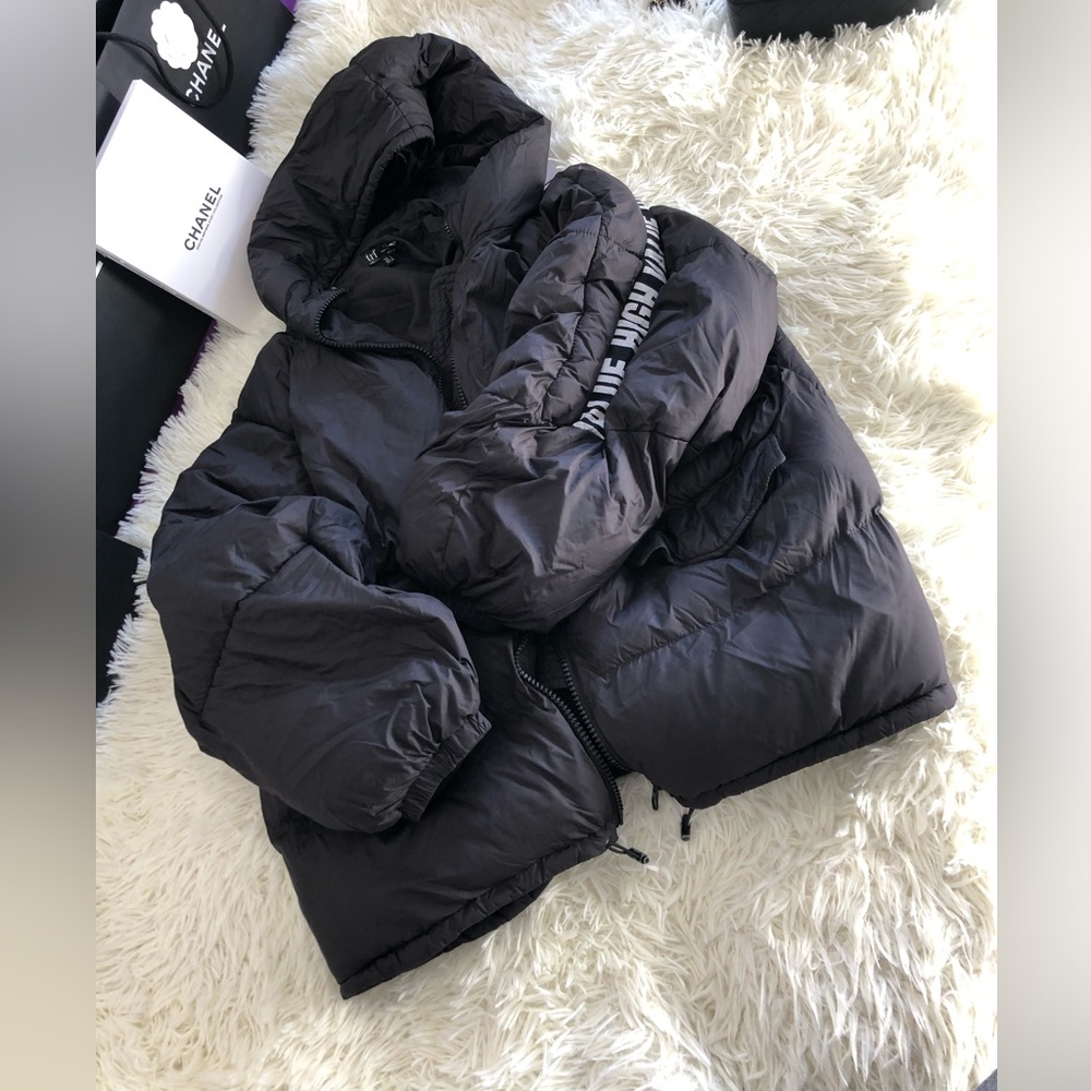 Zara Coat (Free Mystery La Mer item & Clothing)